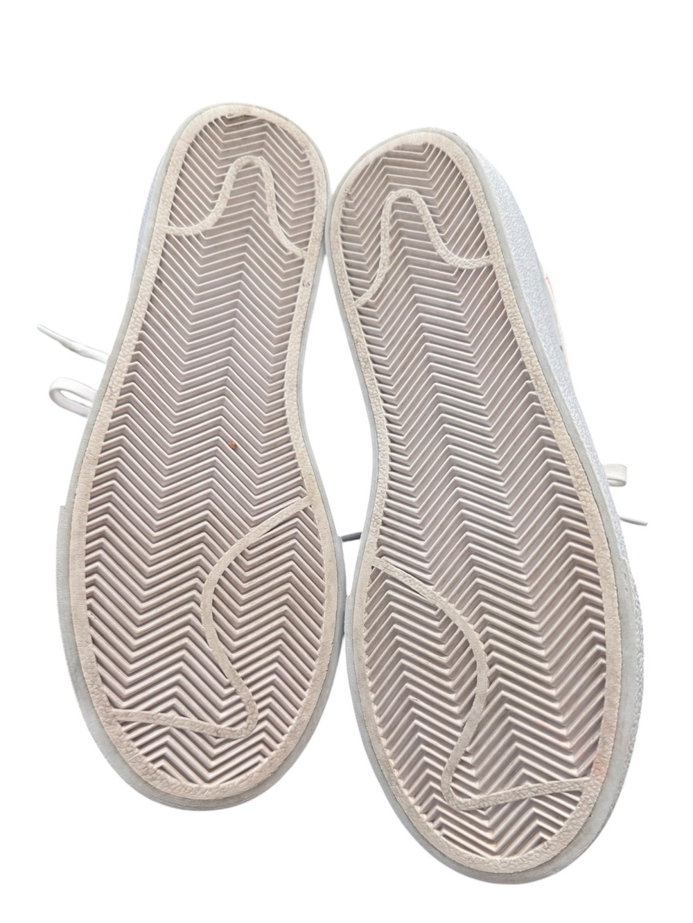 Nike Women's Blazer Low Platform Low-Top Sneaker in White with Pink Swoosh - 6.5 - Picture 7 of 7